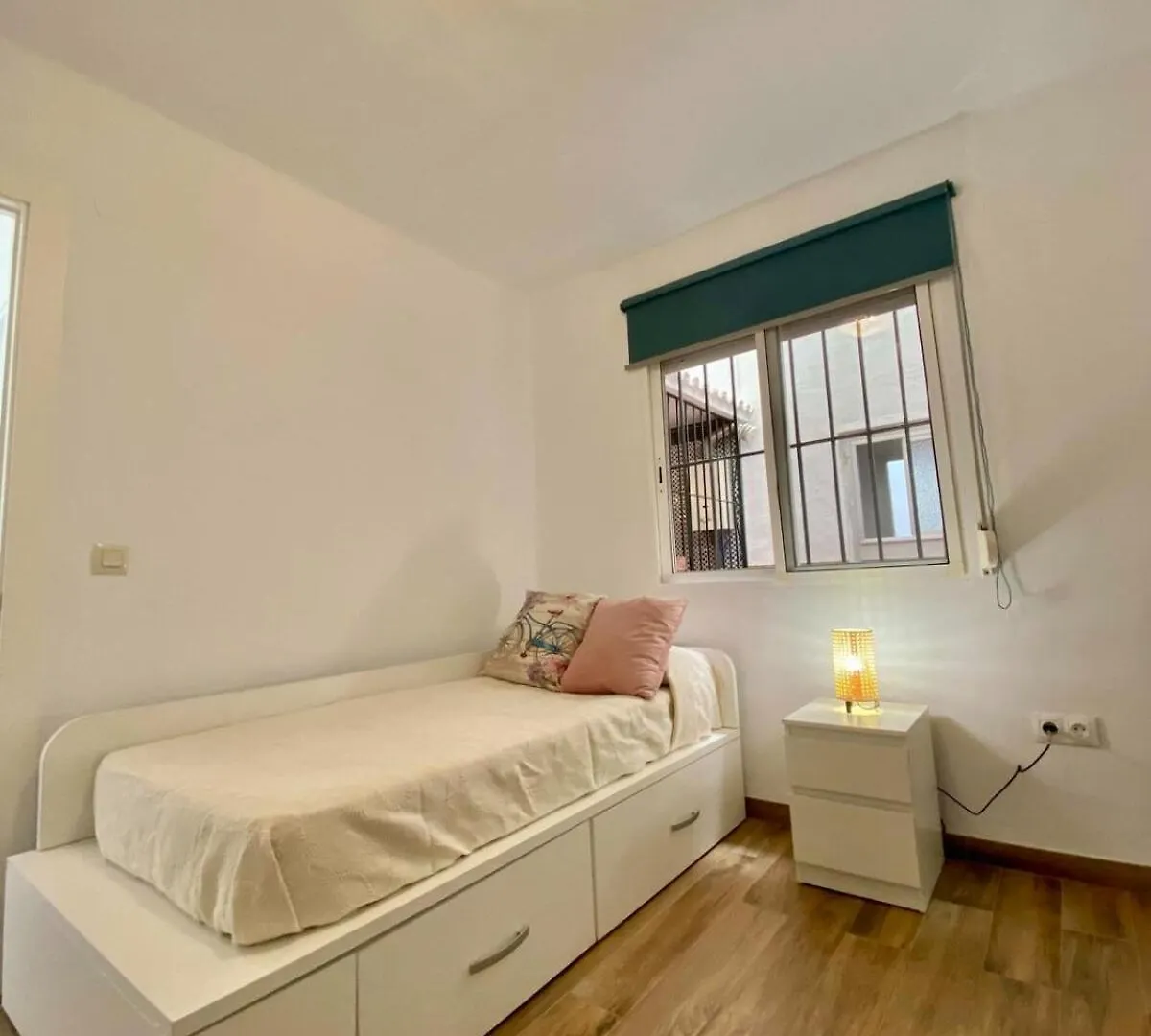 Shr042 Centrico Apartamento De Tres Habitaciones Nerja Spagna